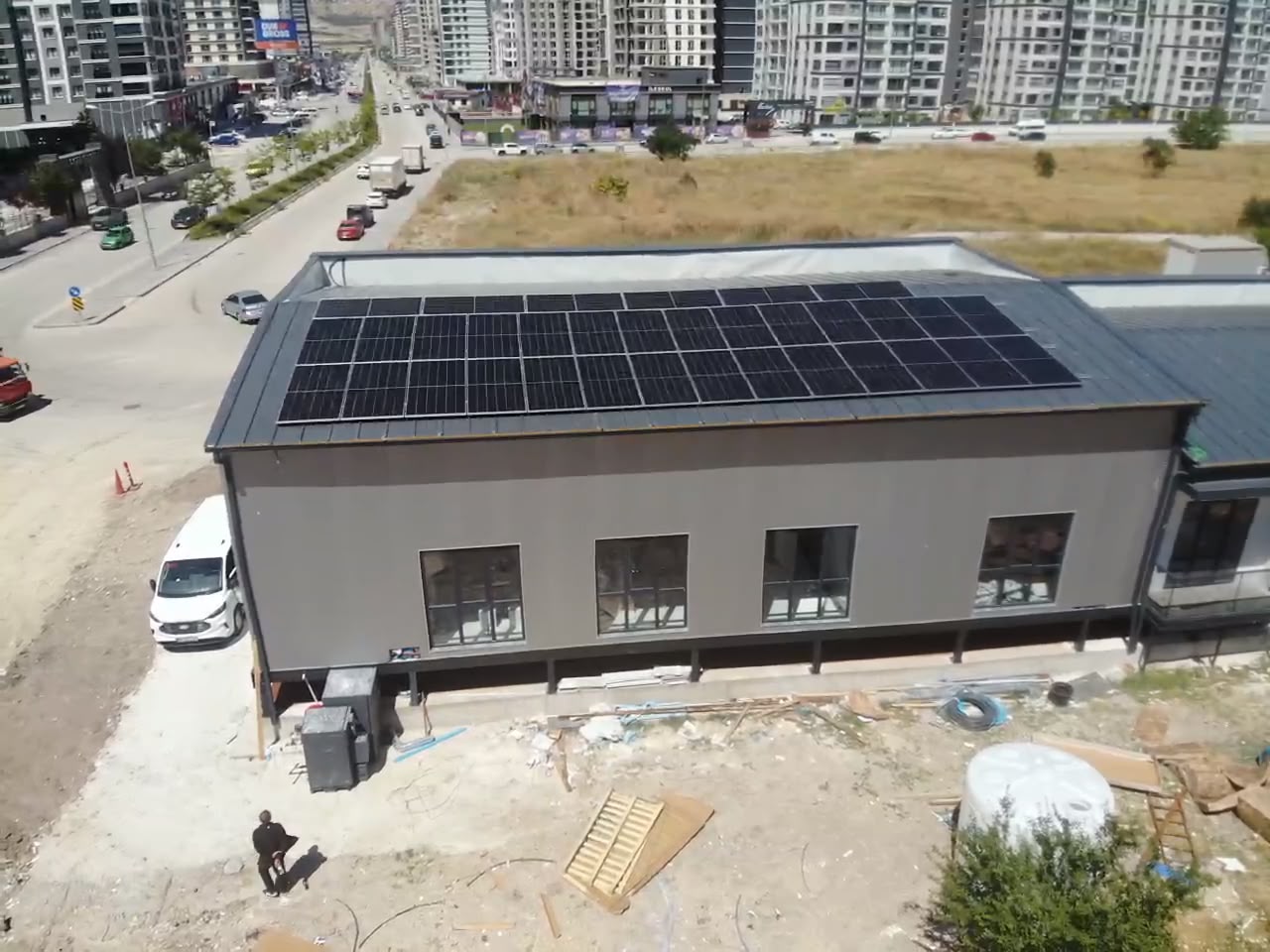 Ankara Keçiören Ovacık 21,76 kWp Hibrit İşyeri Çatı GES Projesi - 1. fotoğraf