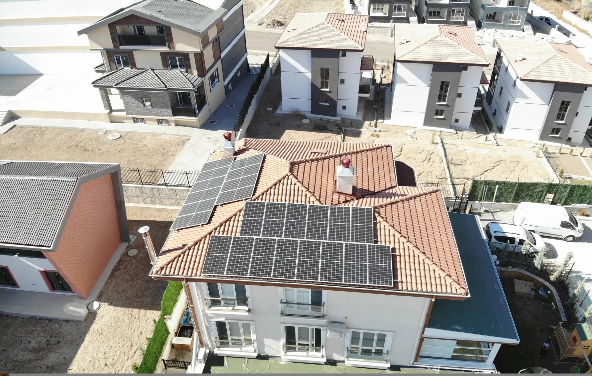Ankara Bağlıca 10 kW On-Grid Villa GES Projesi - 3. fotoğraf küçük resmi