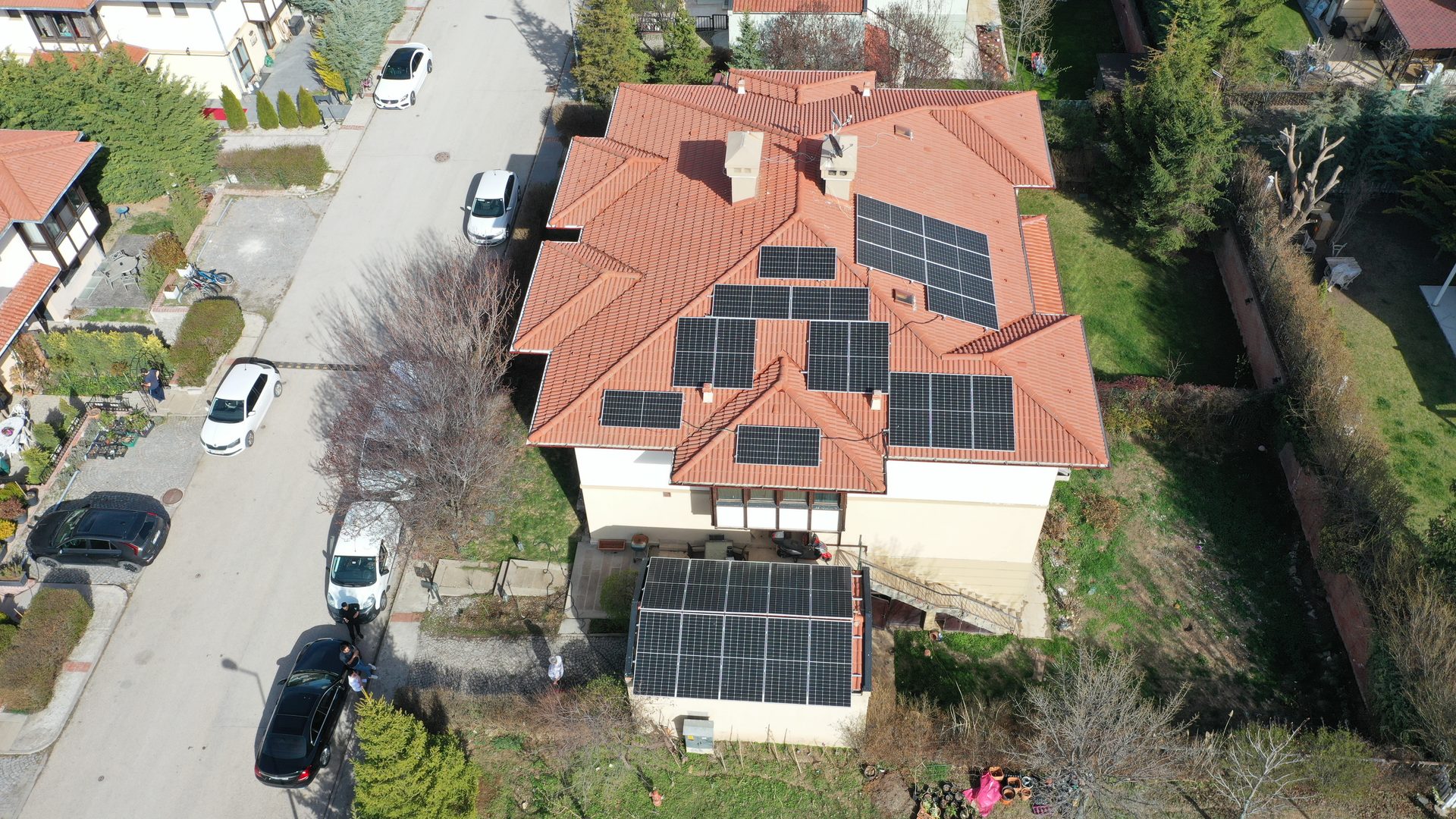 Ankara Gölbaşı 15 kW On-Grid Hibrit Lityum Bataryalı GES Projesi - 2. fotoğraf küçük resmi