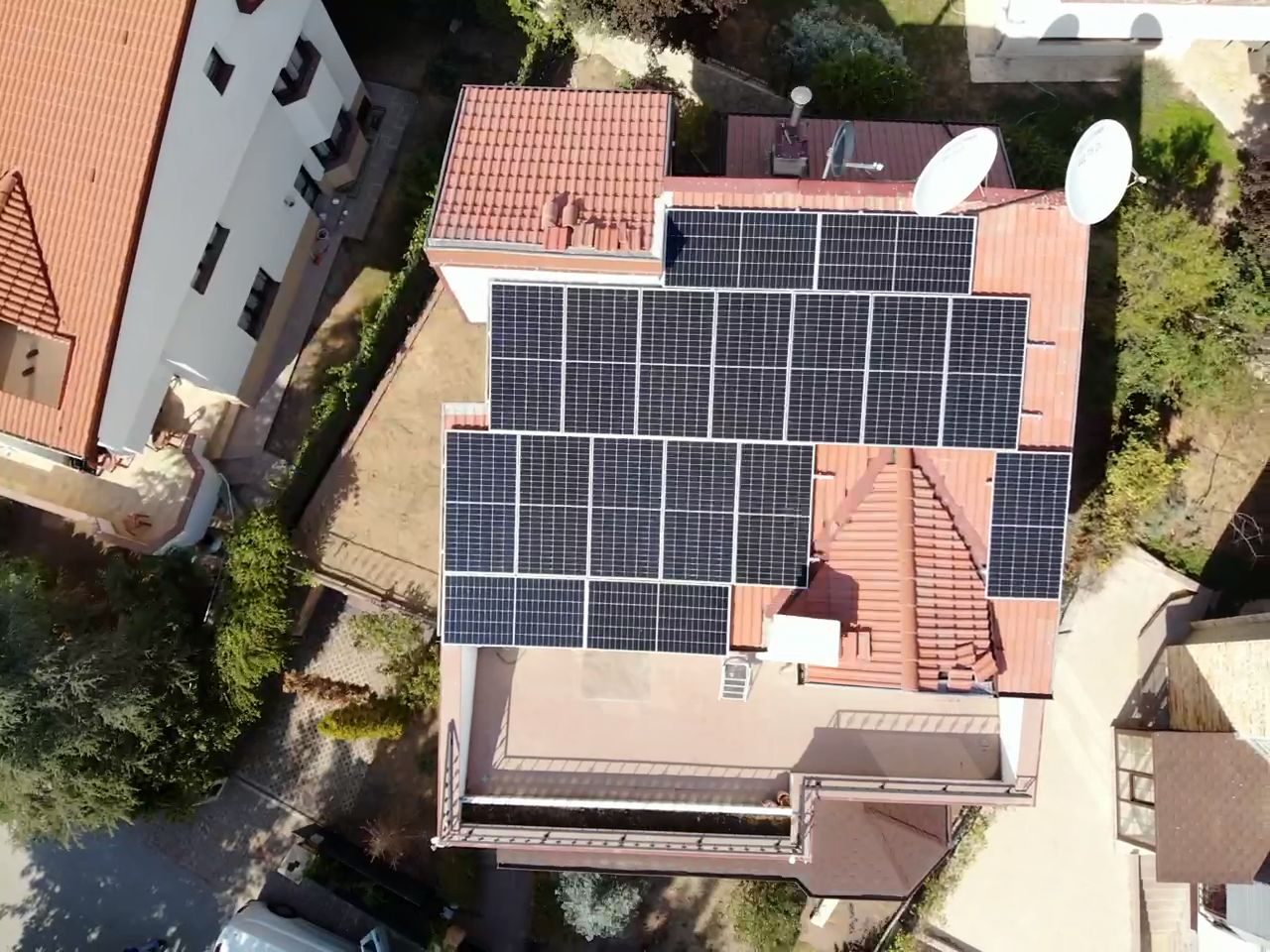Ankara Ümitköy 10 kW On-Grid Hibrit Lityum Bataryalı GES Projesi - 2. fotoğraf küçük resmi