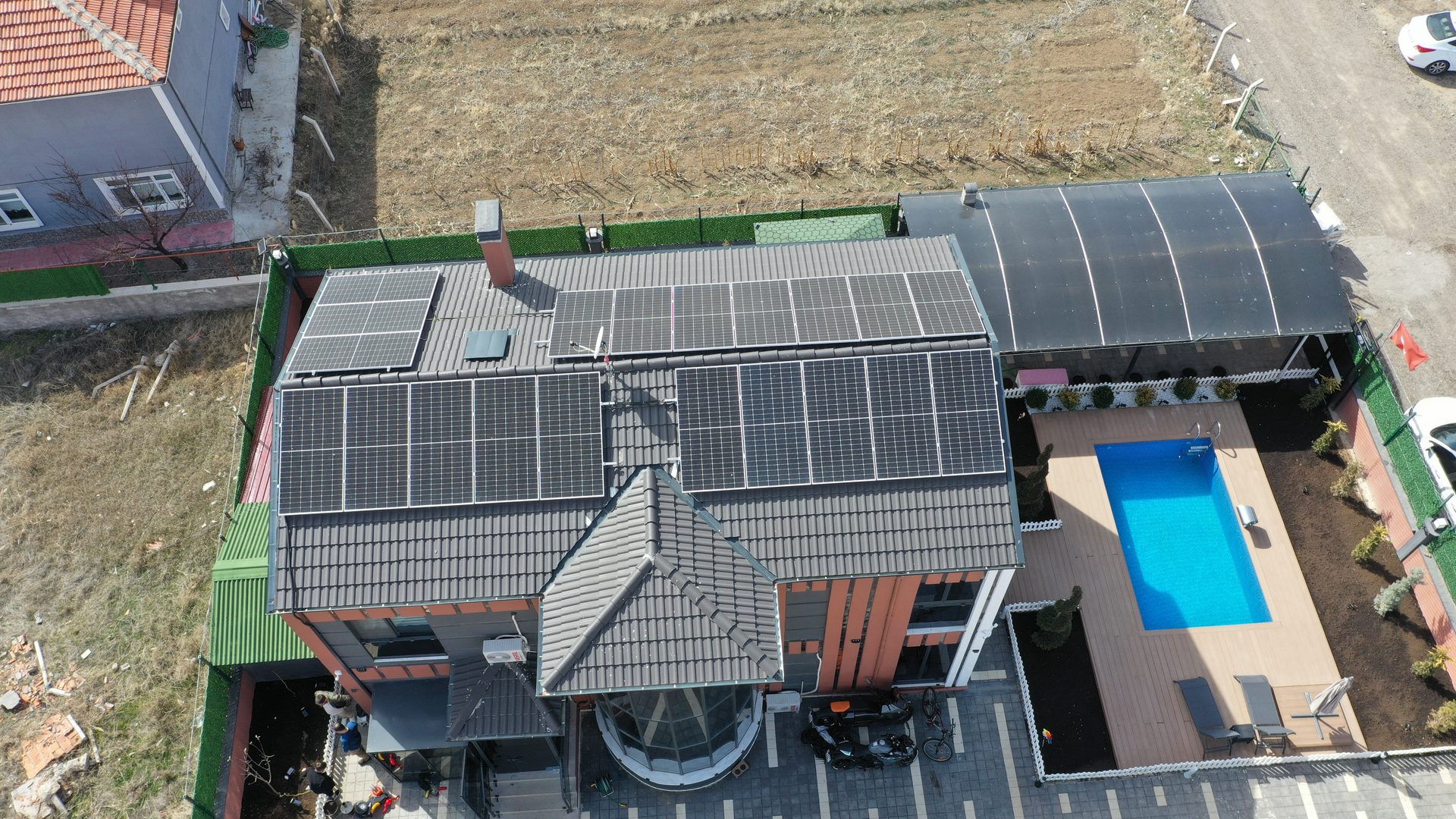 Ankara Çubuk 10 kW On-Grid Hibrit GES ve Batarya Projesi - 4. fotoğraf küçük resmi