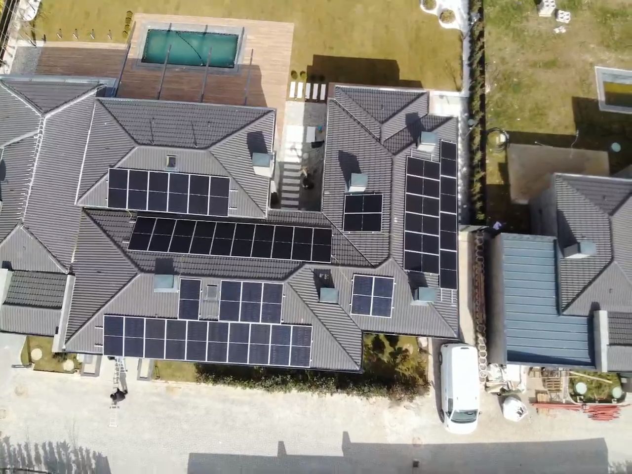 Ankara Lüks Villa GES, Depolama ve Şarj İstasyonu Projesi - 2. fotoğraf küçük resmi