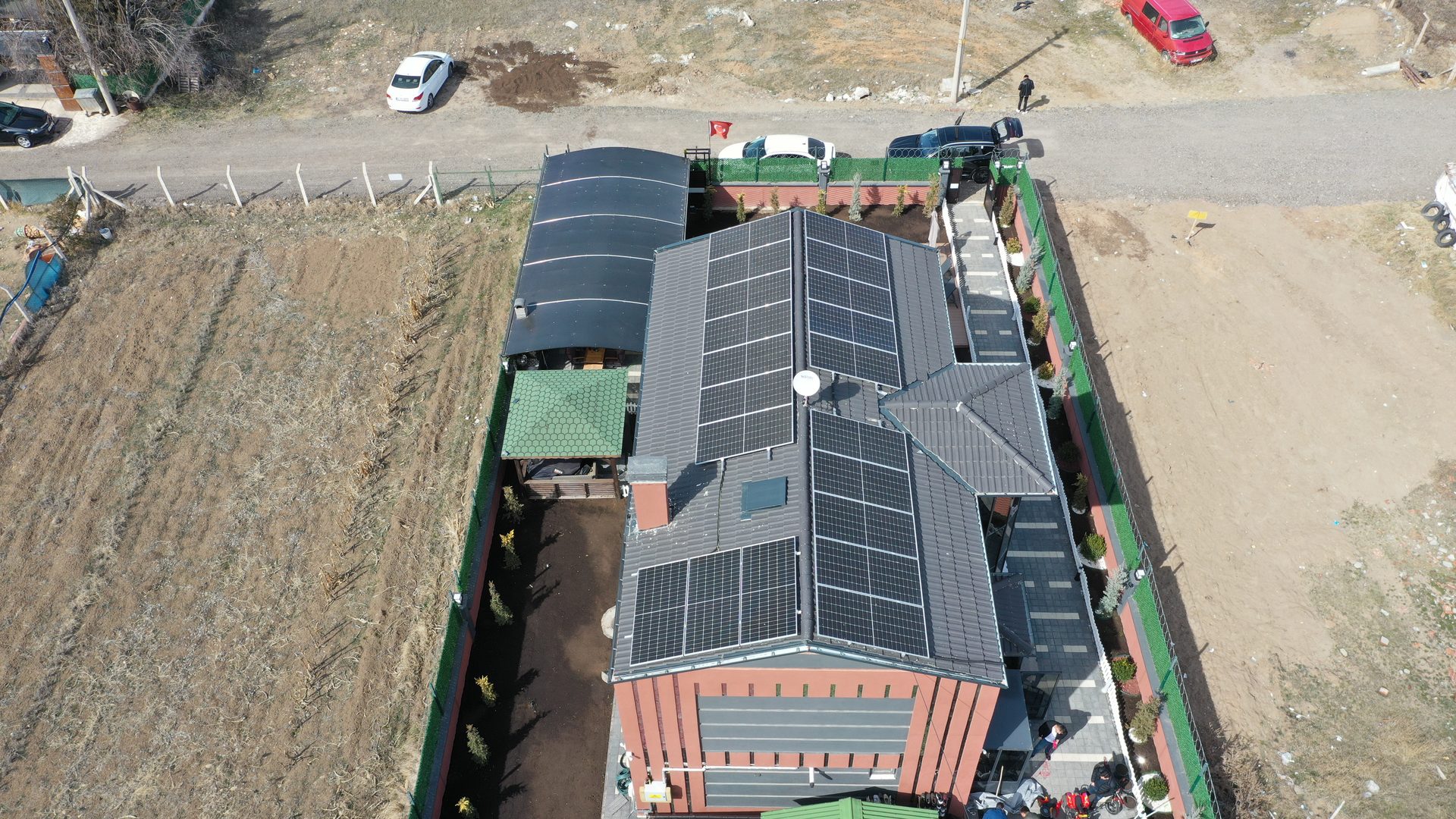 Ankara Çubuk 10 kW On-Grid Hibrit GES ve Batarya Projesi - 3. fotoğraf küçük resmi
