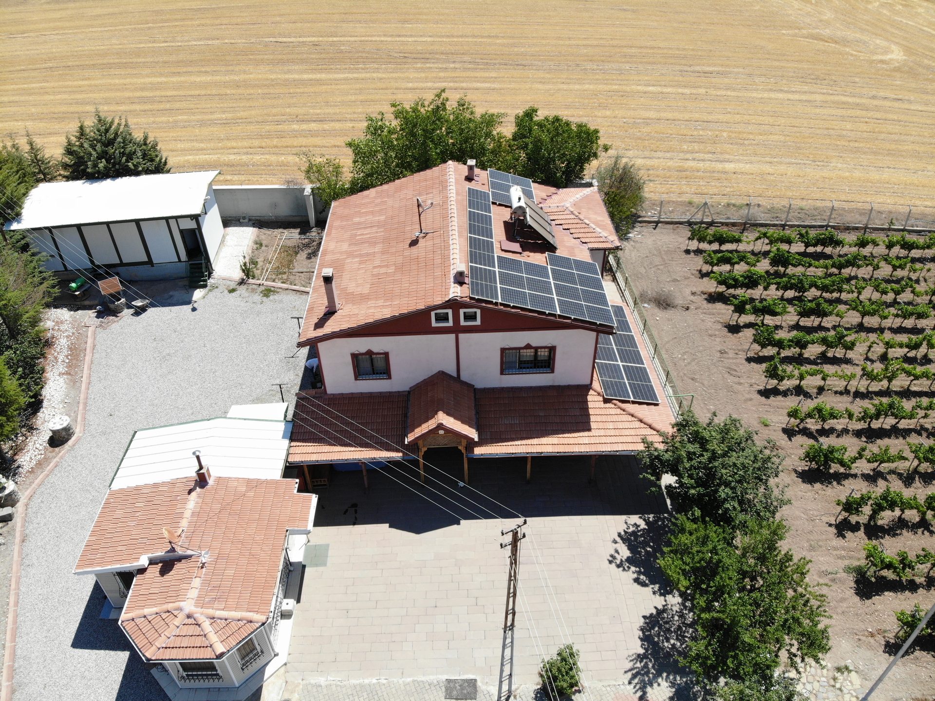 Ankara Kalecik 10 kW On-Grid Lityum Bataryalı GES Projesi - 2. fotoğraf küçük resmi