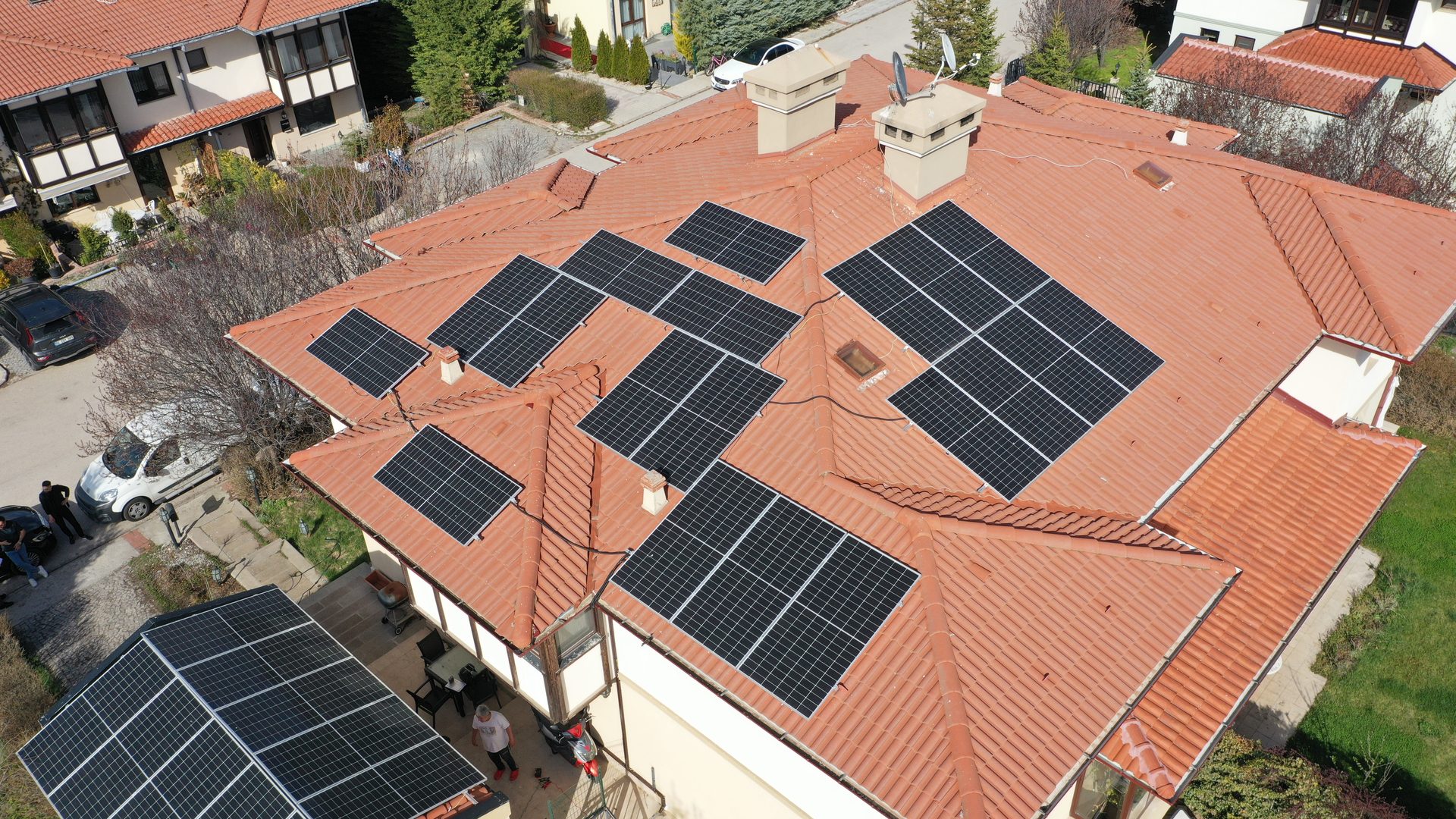 Ankara Çok Yüzeyli Çatılı Villa GES Projesi - 1. fotoğraf